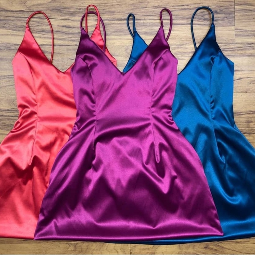 *LAST ONE SZ S* Selena fuschia dress - Picture 2 of 4